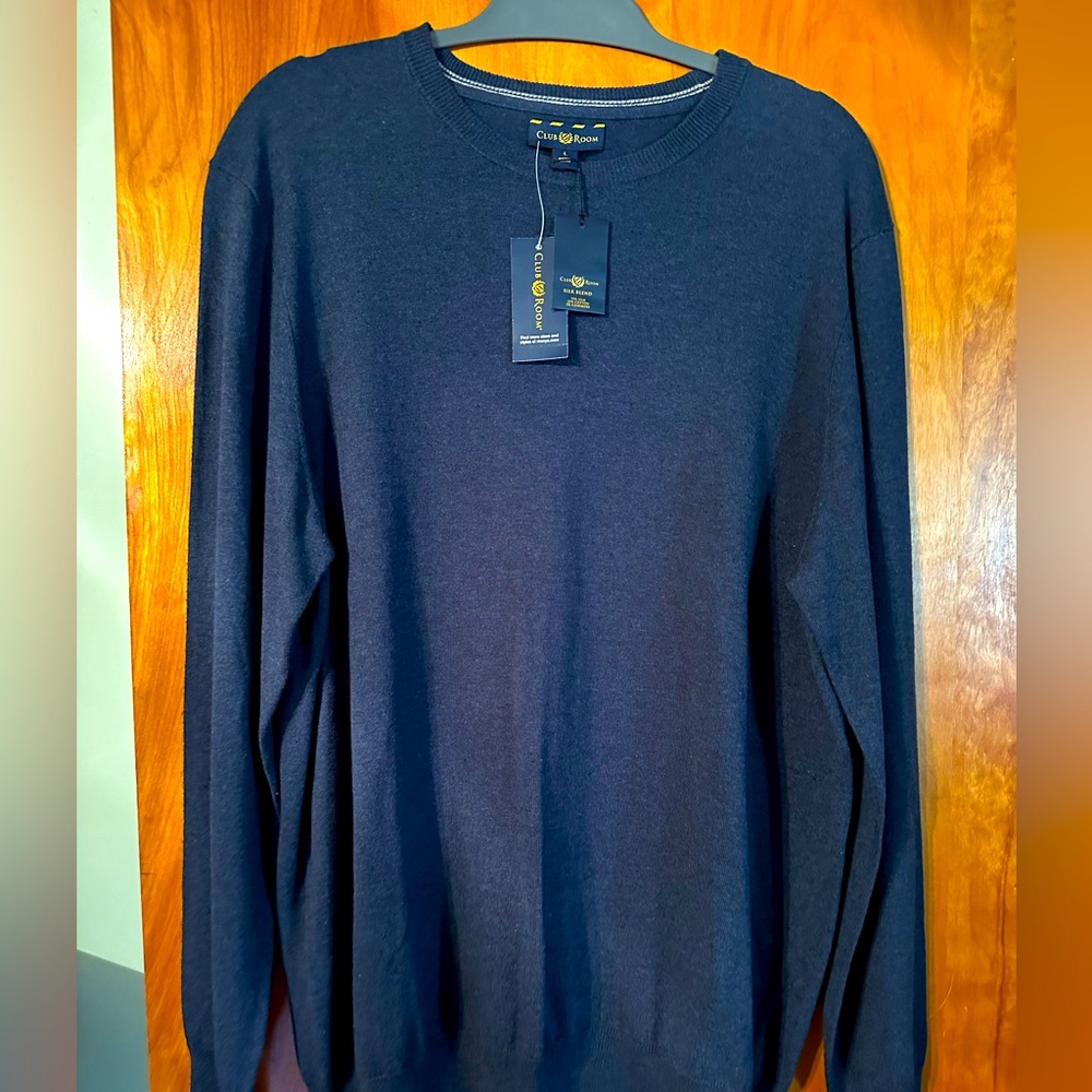 Men’s light weight sweater